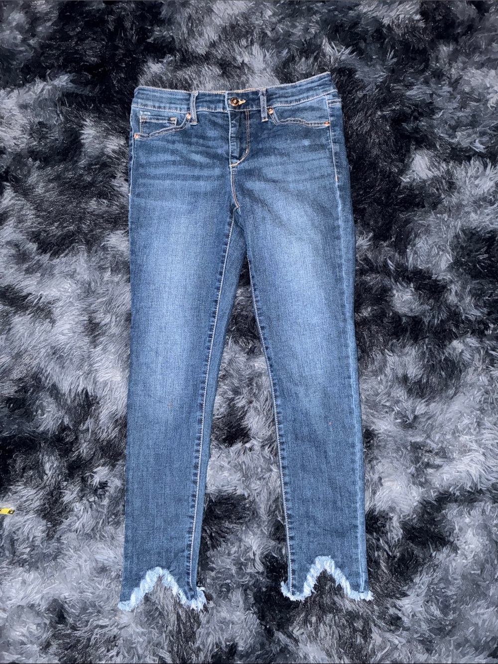 sofia by sofia vergara Blue Skinny ankle Jeans w/ Frayed Chevron Hem sz 4 EUC